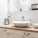 Апартаменты New Spacious With View